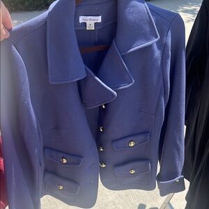 Joan Rivers Blue Blazer with Notched Lapel and Fitted Silhouette
